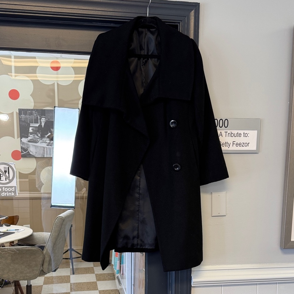 Chic Black Women's Lined Wool Coat